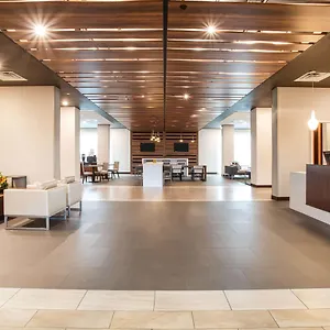 Hotel Wingate By Wyndham Airport